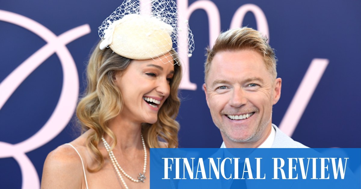 The Voice judge and his wife have paid about $6.3 million for an ocean-view home that can be reached only by foot.