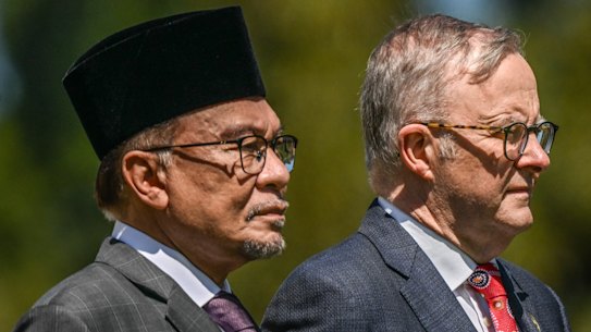 Malaysian Prime Minister Anwar Ibrahim and Prime Minister Anthony Albanese at a welcoming ceremony at Government House, Melbourne today.