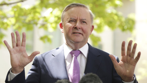 Opposition Leader Anthony Albanese has written to Prime Minister Scott Morrison, suggesting a 15-member "drought cabinet". 