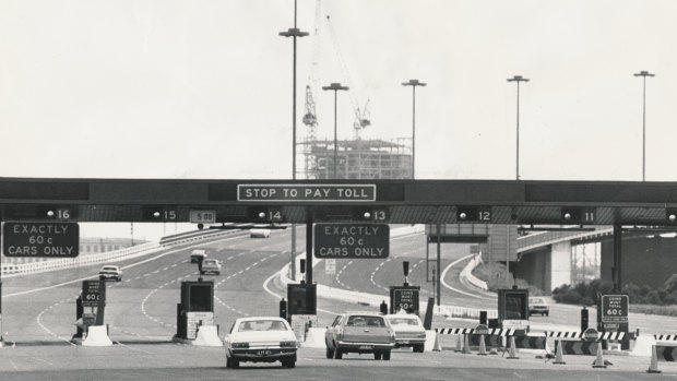 Entrance to the bridge at 5.00 pm - evening peak hour traffic, 1979. Tolls were abolished in 1985, because drivers were using other routes to avoid the toll.