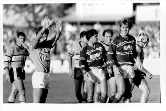 Bill Harrigan sends Des Hasler (out of shot) to the sin bin at Endeavour Field in 1987 ... to the chagrin of Bob Fulton.