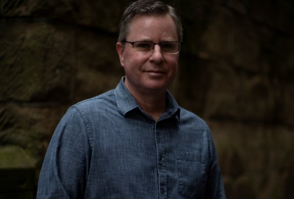 There are secrets at the heart of Dominic Smith’s novel. 