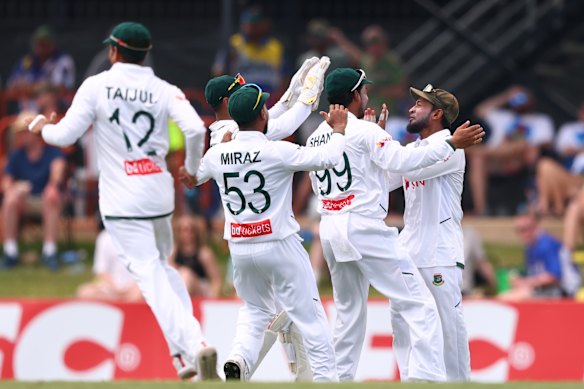 Bangladesh celebrate the dismissal of Cameron Green. Caught off the bowling of Taskin.