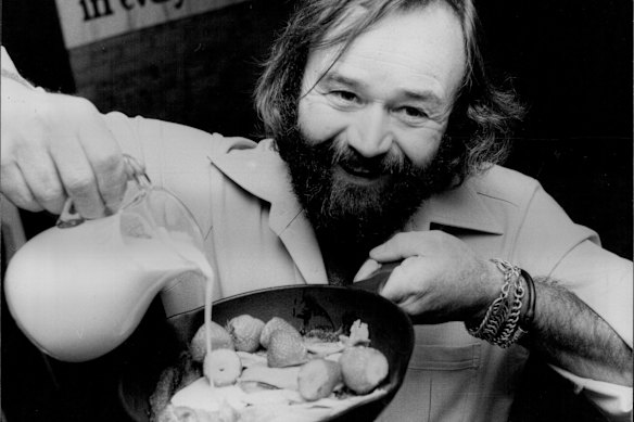 TV chef Peter Russell-Clarke has died at the age of 89.