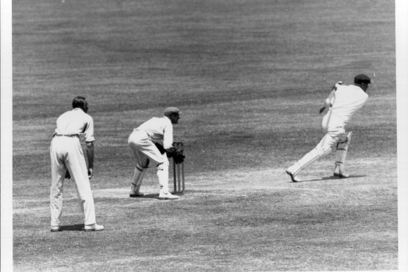 Woodfull drives Mailey during a NSW v Victoria state match.