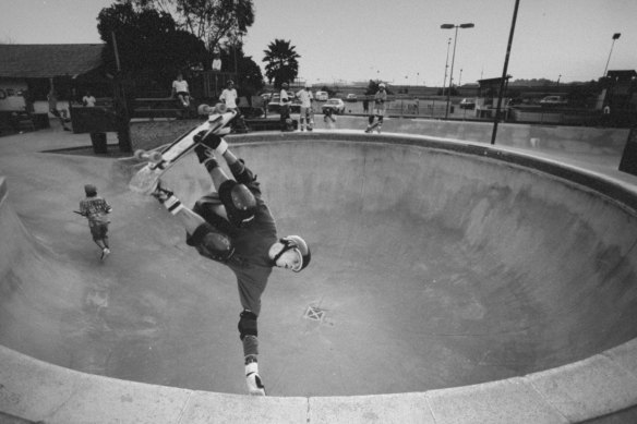 Tony Hawk practises his moves at the Del Mar skateboard ranch in 1987.