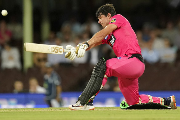 Moises Henriques blasts one of his eight sixes against the Melbourne Stars at the SCG on Monday night.