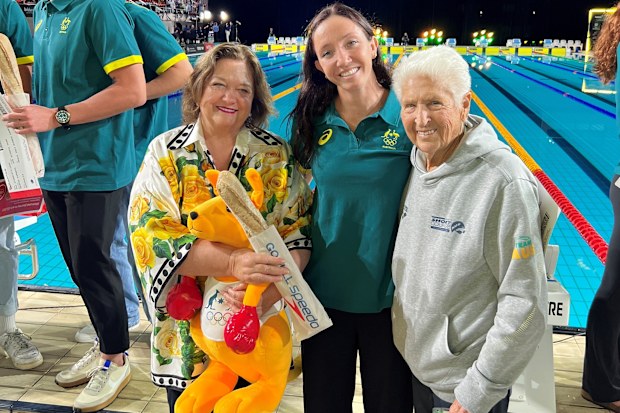 Gina Rinehart poses with Lani Pallister and Dawn Fraser at the Commonwealth Games in Glasgow.