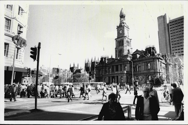 Intersection of George & Park St, showing Woolworth and Town Hall. July 30, 1984. (Photo by Bruce Milton Miller/Fairfax Media).