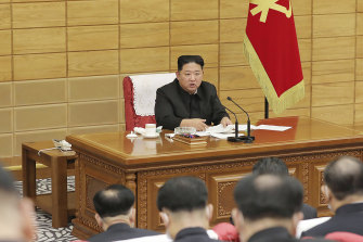 Kim Jong-un attends a meeting on anti-virus strategies in Pyongyang on May 14.