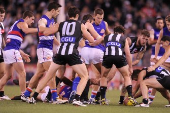 Ross Lyon said removing the wingmen from the players on the ground would be the easiest way to open play up.