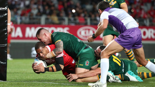 Will Hopoate crosses near the posts.