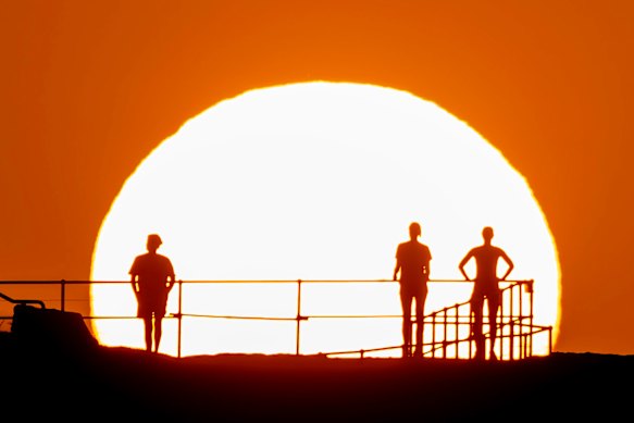 Sydney and Melbourne will swelter through the hottest weather in years over the coming week.