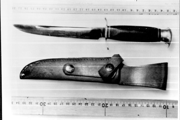 An image of the knife found in a car connected to Kouroumblis.