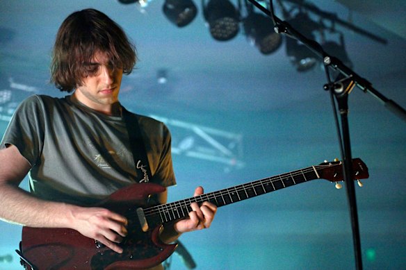 프론트맨 Cameron Winter는 2월 12일 목요일 The Croxton에서 Geese와 함께 공연합니다.