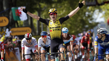 Tour de France 2019: Ewan edged out in stage 10 sprint