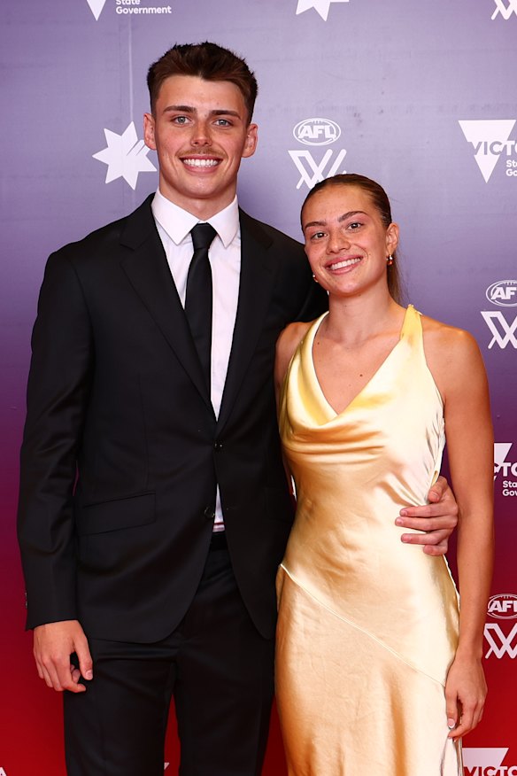 Ashton Ferreira (left) and Zippy Fish of the Swans.