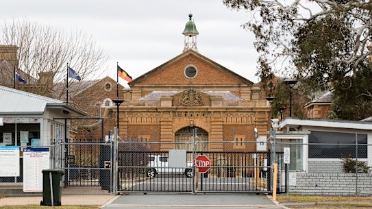 Ex-prisoner jailed for breaching terror laws days after release