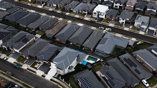 In a rare meeting bank chiefs and superannuation heads will join a government roundtable to discuss housing on Friday.