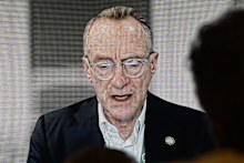 Howard Marks has turned from an AI sceptic to a backer, but is concerned about the massive impact on jobs.