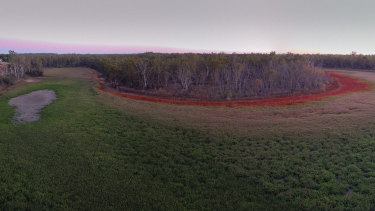 Margooya Lagoon is a culturally significant wetland for the Tati Tati traditional owners near Robinvale in Victoria. 
