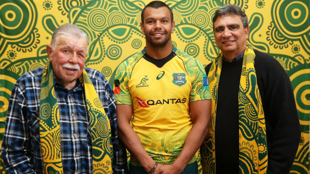 'A great sense of pride': Lloyd McDermott with Kurtley Beale, in the Indigenous jersey, and Gary Ella last October. 