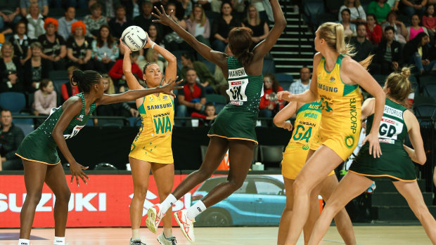 Livewire: Kelsey Browne is challenged by Phumza Maweni of the Proteas at Spark Arena in Auckland.
