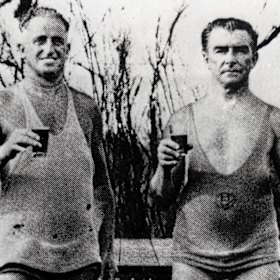 Bondi Icebergs Jerry Ralph and Lou Burke at a club picnic in 1937.