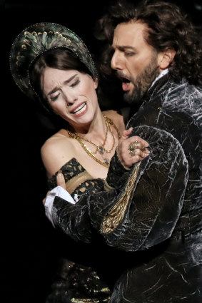 Ermonela Jaho as Anna Boleyn and Leonardo Cortellazzi as Lord Percy.