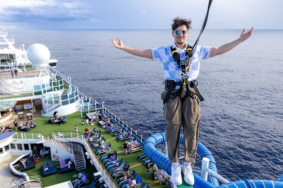 O EDGE Adventure Park está localizado no navio Carnival Adventure.