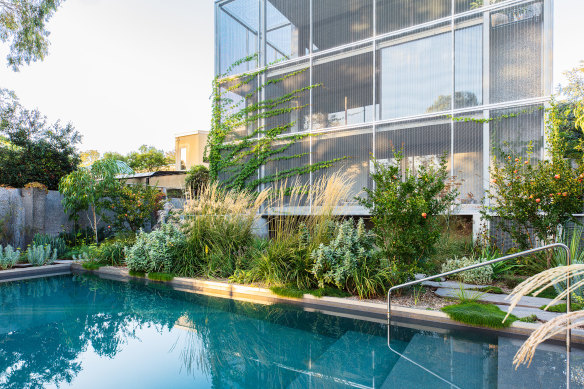 This relaxed Melbourne garden designed by Amanda Oliver is dynamic and resilient