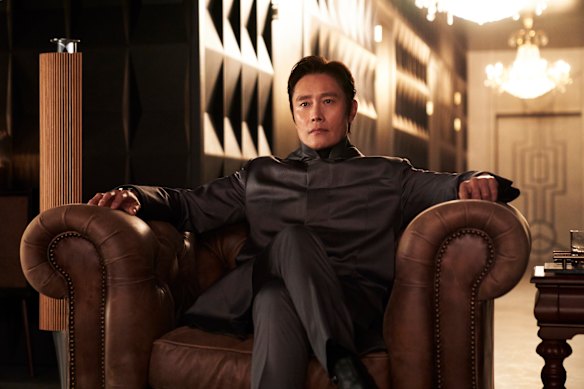 The Front Man (Lee Byung-hun) controls the game in which he was once a player.