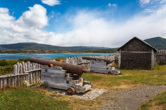 Artillery cannon at Fuerte Bulnes fort on the Strait of Magellan near Punta Arenas, Chile.