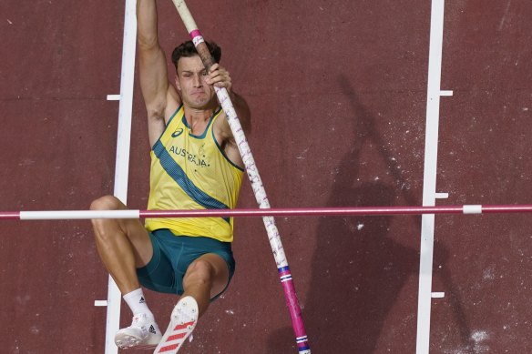 Kurtis Marschall in action during the men’s pole vault qualification.