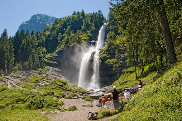 Uma cachoeira em Sixt-Fer-a-Cheval.