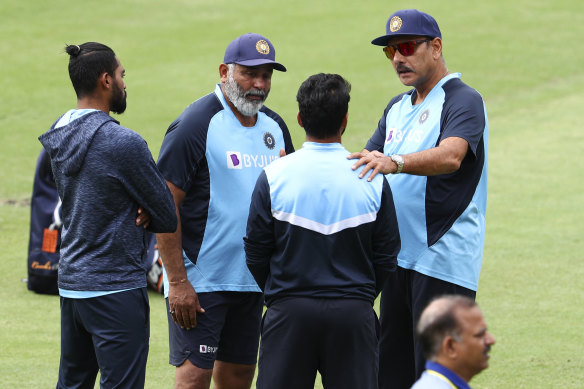 Ravi Shastri (right) was a successful mentor on two tours of Australia.