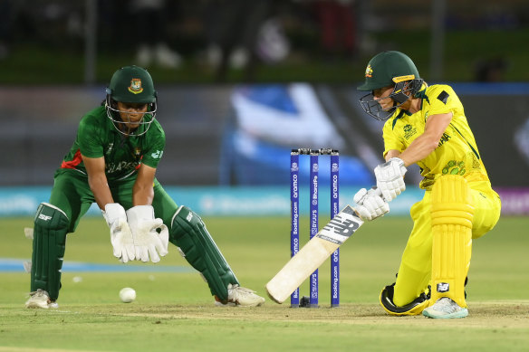 Meg Lanning hit an unbeaten 48 against Bangladesh.