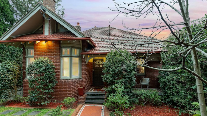 Spring Auction Thaw Faces Rate Hike Freeze as Buyers Hunt Bargains — image 3