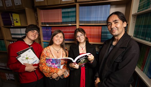 David Glenny with his children (L-R) Addicus, Celeste and Uraia. The Glenny family were hit hard by the financial burden of sending their kids back to school, the Twentyman Foundation are helping families with Back to School supplies.
