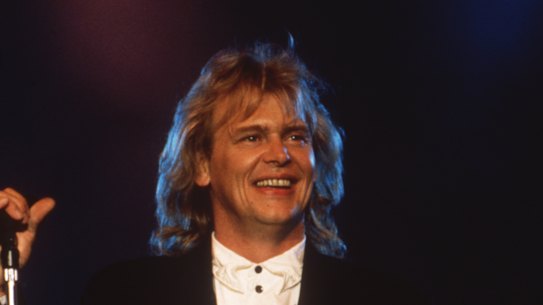 John Farnham performing in concert in the documentary John Farnham: Finding the Voice.