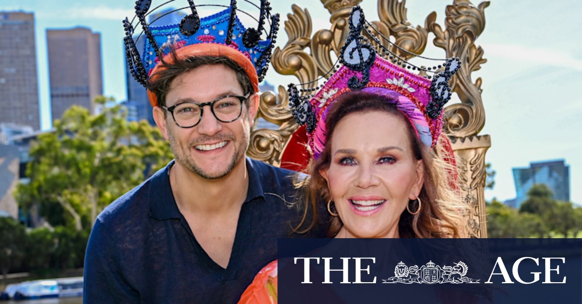 Rob Mills and Rhonda Burchmore, king and queen of Melbourne's wholesome Moomba - Vimarsana News