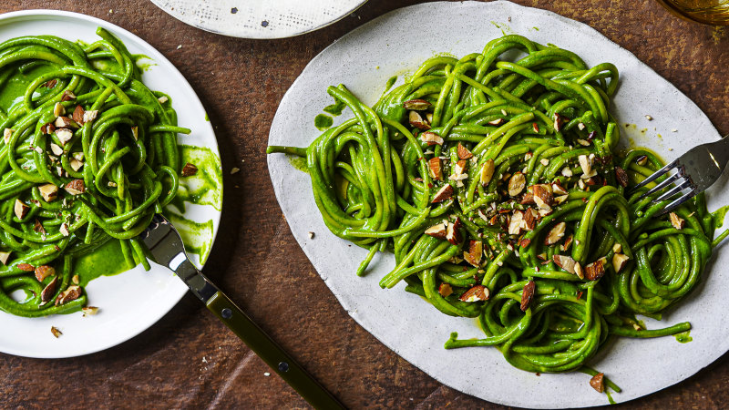 Peruvian-style green spaghetti with spinach, feta and smoked almonds