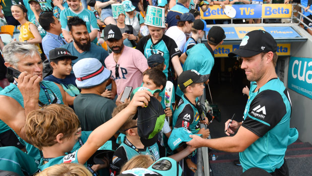 AB De Villiers was a hit with Heat fans in Brisbane on Tuesday night.