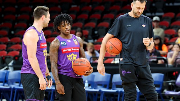 Kendric Davis with Matthew Dellavedova and Andrew Bogut at Kings training.