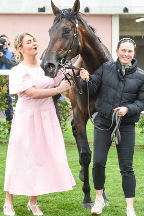 Sarah Nowland (right) with foreman Chloe Cumming and Positivity.