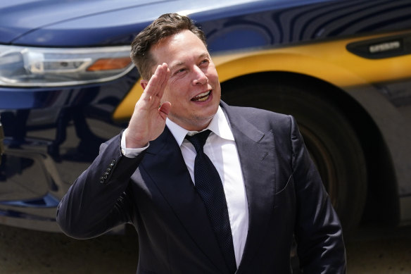Elon Musk is now showing his social media muscle.