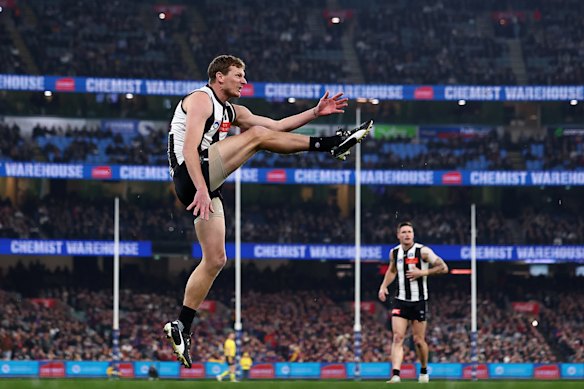 Will Hoskin-Elliott will retire at the end of the season.