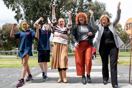 Richmond Primary School captains Laylah Ross and Liam Hargreaves, principal Megan Dell, Labor candidate Lauren O’Dwyer and vice principal Nerida Burns.