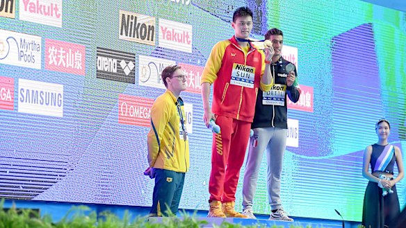 Mack Horton protests against Sun Yang's 400m freestyle win.