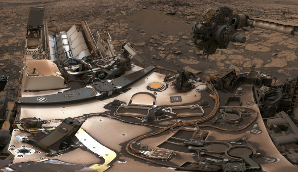 Curiosity rover at Vera Rubin Ridge on Mars.